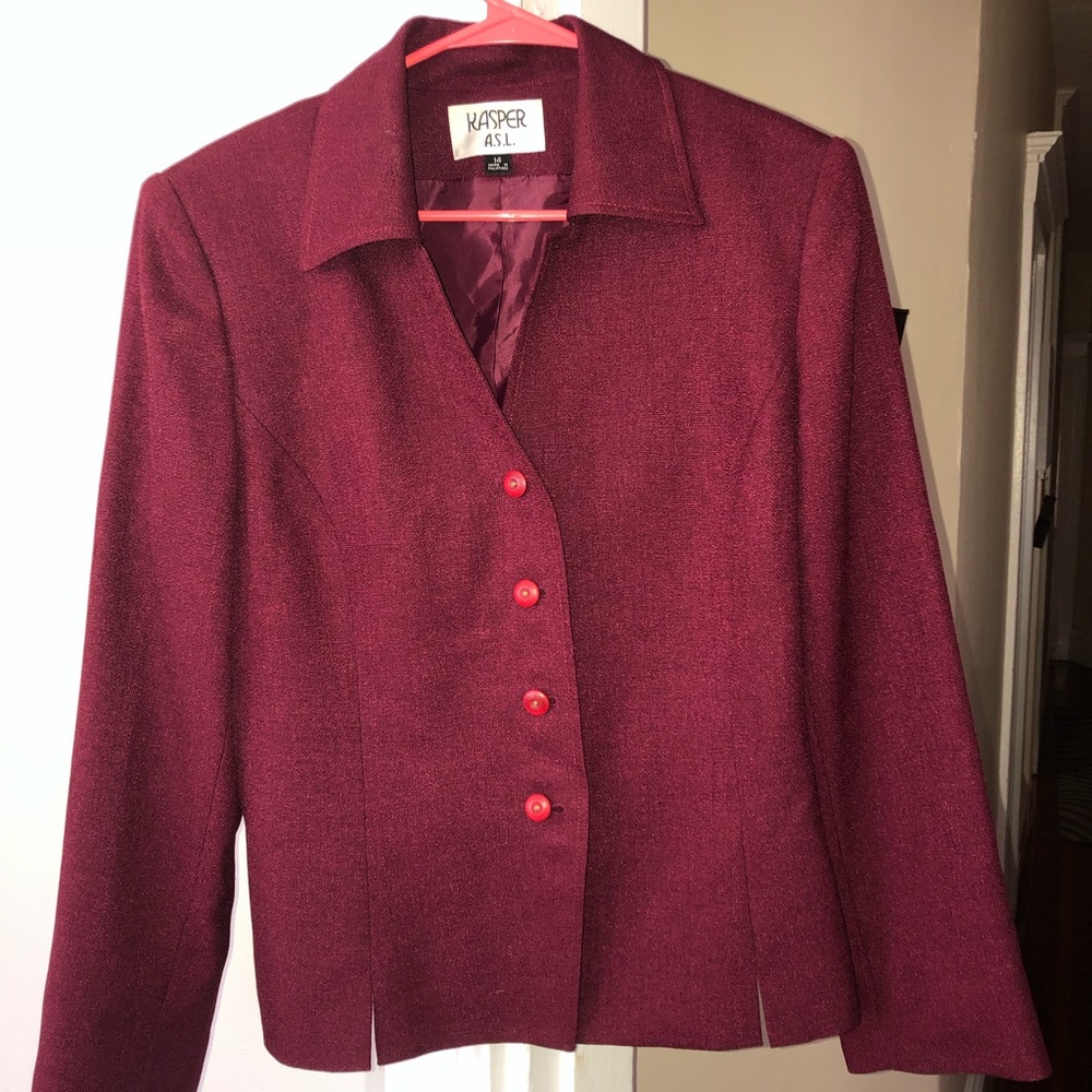 Beautiful never-worn skirt suit!